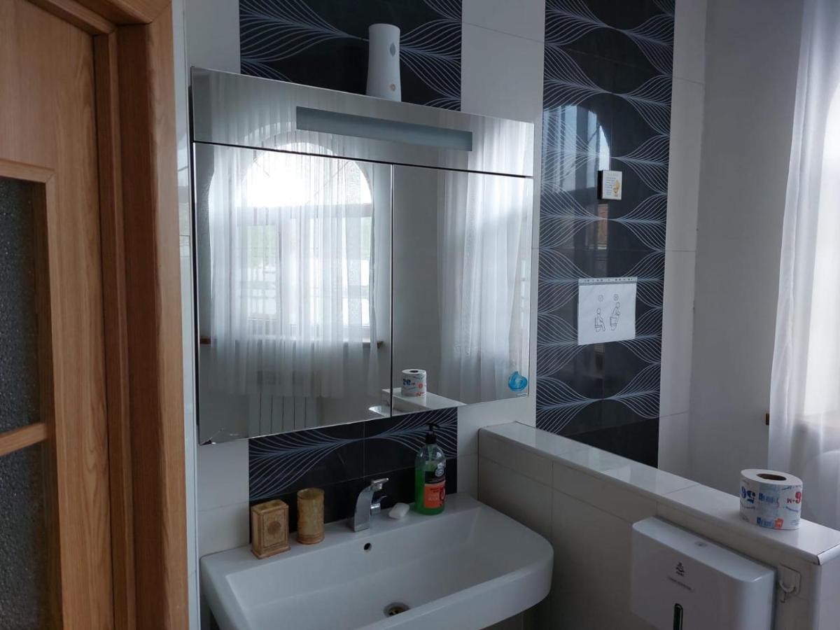Room Hostel Dostyk Almaty Exterior foto