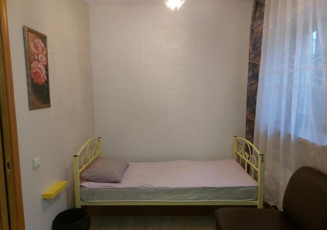 Room Hostel Dostyk Almaty Exterior foto