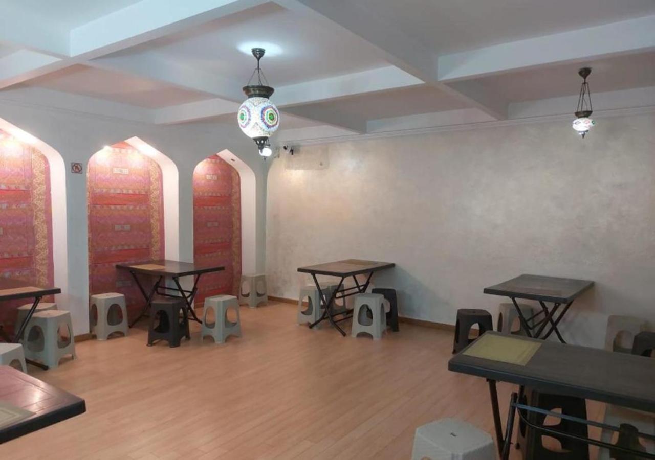 Room Hostel Dostyk Almaty Exterior foto
