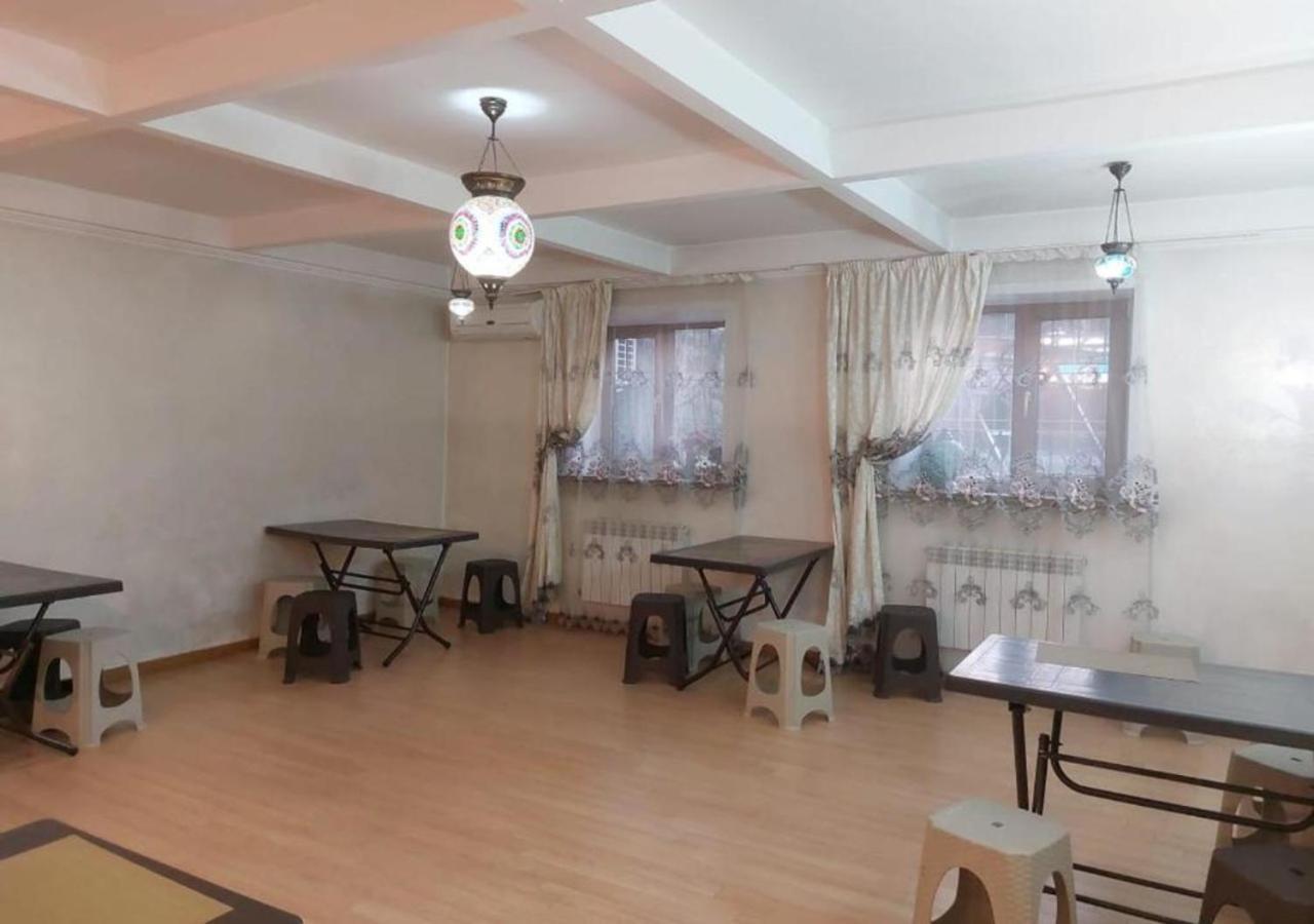 Room Hostel Dostyk Almaty Exterior foto