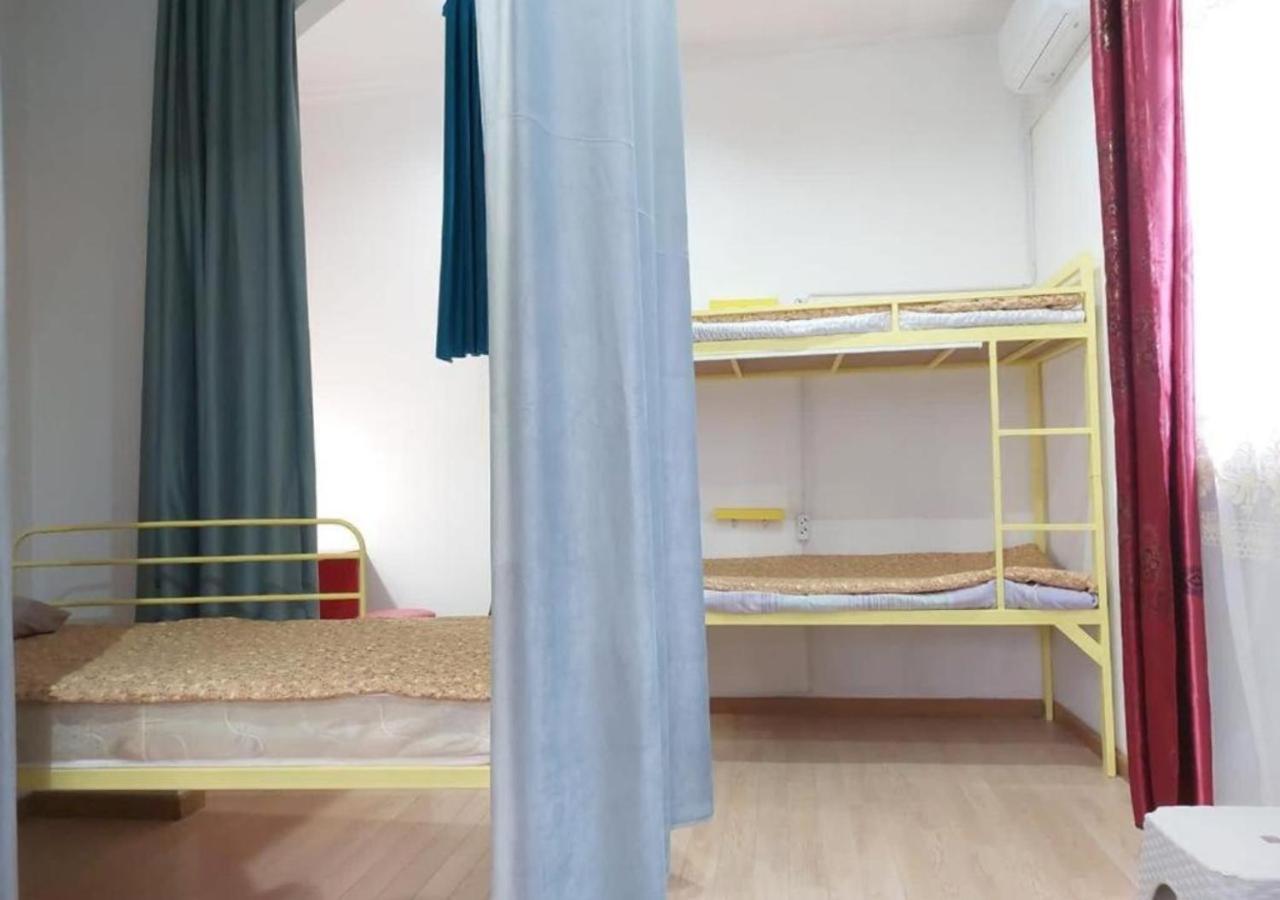 Room Hostel Dostyk Almaty Exterior foto