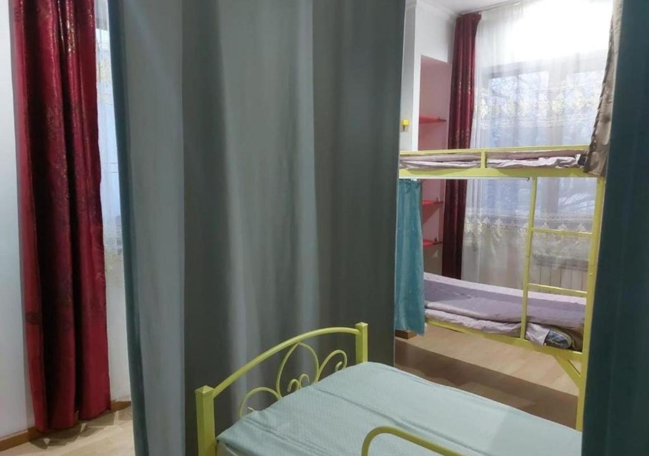Room Hostel Dostyk Almaty Exterior foto